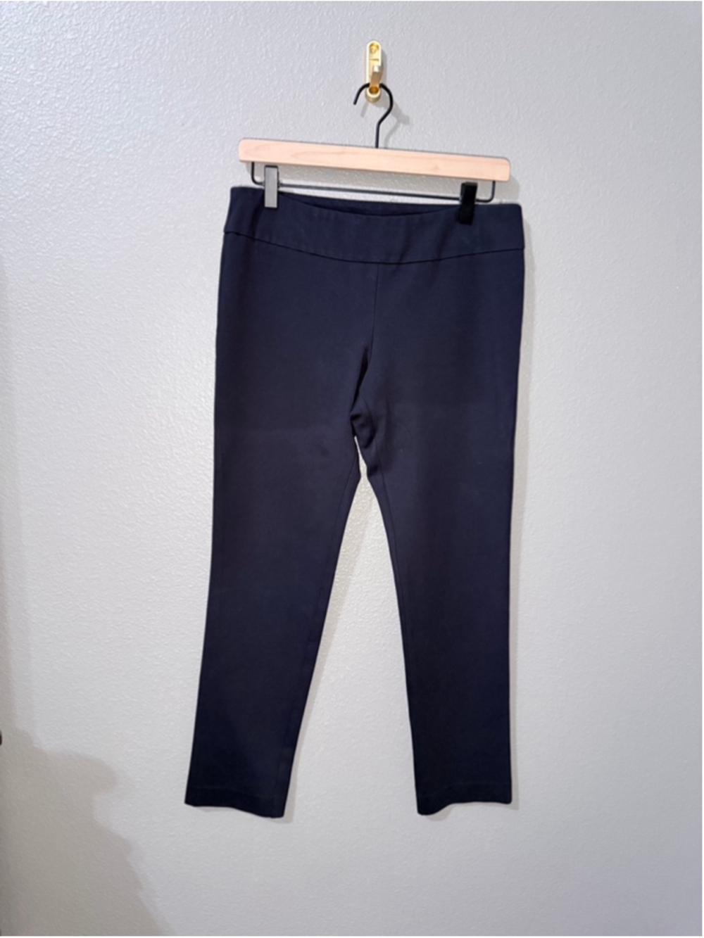 Women's Estelle and Finn Navy Ankle & Cropped Pants Size 4